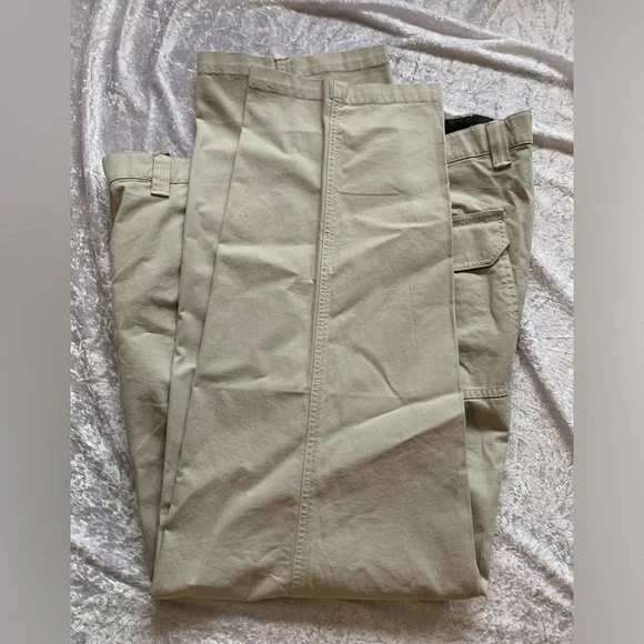 Dockers Mens Big & Tall Utility Cargo 48 X 34 Pants Sizes NWT khaki - Picture 2 of 6